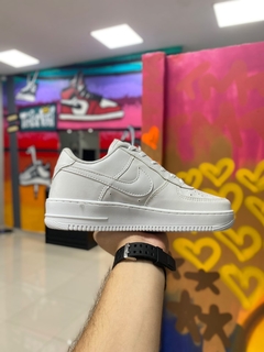 NIKE AIR FORCE BRANCO na internet