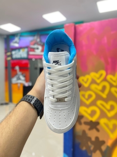 NIKE AIR FORCE BRANCO/AZUL PASTEL - comprar online
