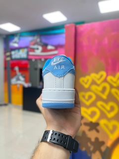 NIKE AIR FORCE BRANCO/AZUL PASTEL - Tenis Bessa
