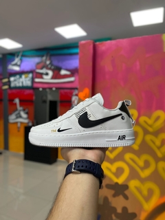 NIKE AIR FORCE BRANCO/PRETO