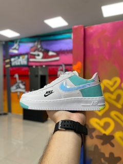 NIKE AIR FORCE HOLOGRÁFICO BRANCO/VERDE