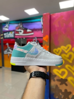 NIKE AIR FORCE HOLOGRÁFICO BRANCO/VERDE na internet