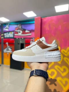 NIKE AIR FORCE SHADOW BEGE/MARROM
