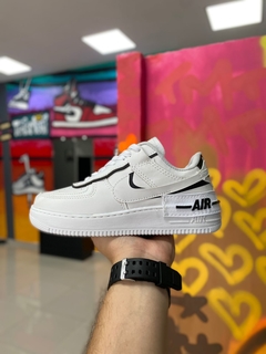 NIKE AIR FORCE SHADOW BRANCO/PRETO