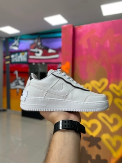NIKE AIR FORCE SHADOW BRANCO/PRETO na internet