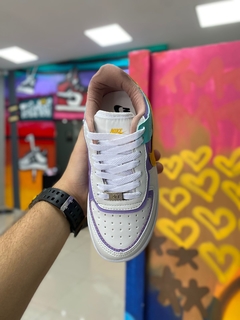 NIKE AIR FORCE SHADOW BRANCO/ROXO/AMARELO - comprar online