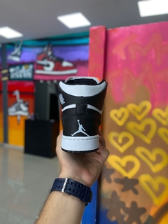 NIKE AIR JORDAN 1 BRANCO PRETO - Tenis Bessa