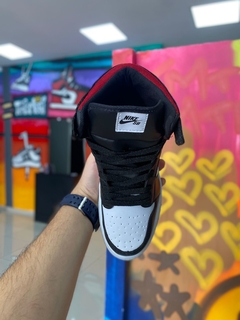 NIKE AIR JORDAN 1 BRANCO/PRETO/VERMELHO - comprar online