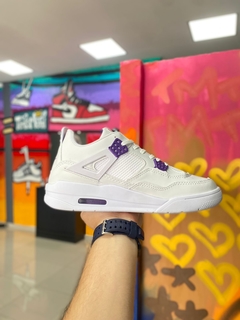 NIKE AIR JORDAN 4 BRANCO/ROXO na internet
