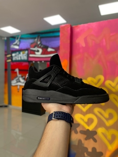 NIKE AIR JORDAN 4 PRETO na internet