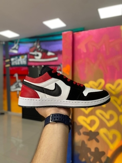 NIKE AIR JORDAN LOW PONTA PRETA na internet