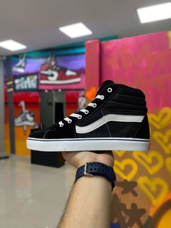 VANS OLD SKOOL CANO ALTO PRETO/BRANCO