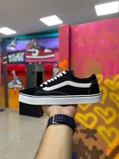 VANS OLD SKOOL PRETO/BRANCO