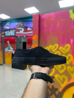 VANS AUTHENTIC PRETO na internet