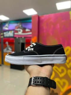VANS AUTHENTIC PRETO/BRANCO