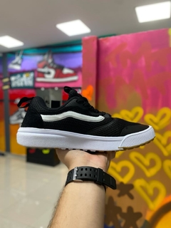 VANS ULTRA RANGER PRETO/BRANCO na internet