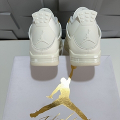 Air Jordan 4 Metallic Gold na internet