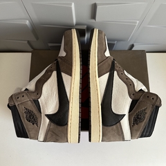 Air Jordan 1 High Travis Scott Mocha na internet