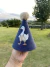 Chapéu de festa azul com pompom e estampa de pato