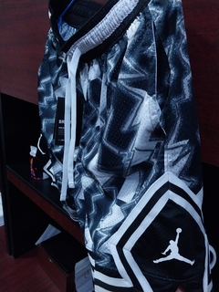 SHORT JORDAN DIAMOND DNA BASQUETBALL (IMPORTACION) en internet