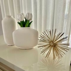 Escultura ouriço em metal dourado - loja online
