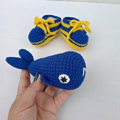 medidas aproximadas:
. ballenita: 16cm x 8cm ancho
. botitas (base): 8,5cm x 5,5cm ancho
