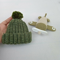 Combo recién nacido de gorrito + muñeco apego - comprar online