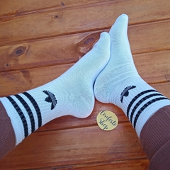 medias 3/4 adidas basicas blancas con lineas color - Conforto Shop