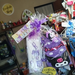 Pack kuromi (llavero+soquetes+strap+hebilla) en internet
