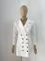 Blazer Branco Alongado com Botões Dourados TAM.P/36 CÓD.585 na internet