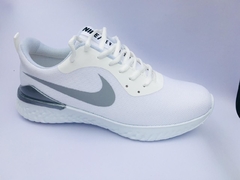 Nike Revolution Blanca