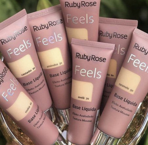 ￼Base Líquida Feels Mousse Efeito Aveludado Ruby Rose - comprar online