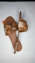 Rasteirinha de couro marrom-claro enfente laço borboleta - comprar online