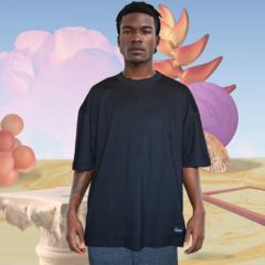 Camiseta Gothic Preta Oversized Comfort na internet