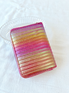 Billetera CHIARA (tornasolado fucsia) - comprar online
