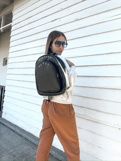Mochila asia (CON tachas- negra) - tienda online