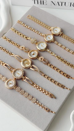 Reloj DORADO diseño surtido