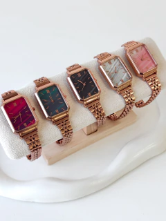 Reloj alessia dorado (fondo verde) - comprar online