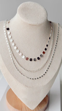 Collar triple blanco - comprar online
