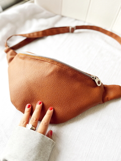 Riñonera megan (beige cadena) - comprar online