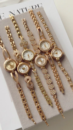 Reloj DORADO diseño surtido - comprar online