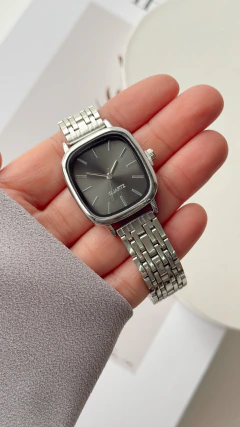 Reloj Olivia en internet