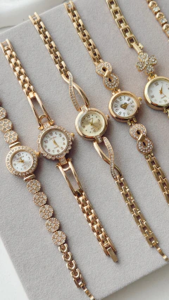 Imagen de Reloj DORADO diseño surtido