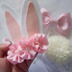 kit Faixinha M Orelha de Coelho Floral Rosa c/ Gravatinha e Rabinho - comprar online