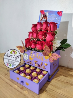 ROSAS CON CAJON DE FERRERO - comprar online