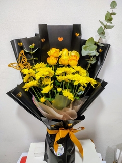RAMO CON 6 ROSAS - tienda online