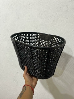 Canasto de plástico ovalado negro