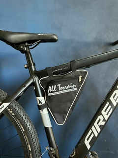 Bolso Maxxum triangular al cuadro en internet