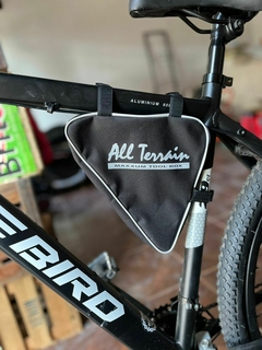 Bolso Maxxum triangular al cuadro