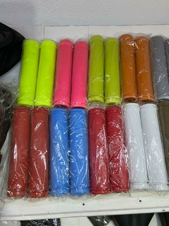 Puños colores en internet